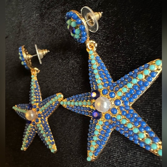 Beautiful blue beachy drop jeweled light weight earrings 💙 - Picture 5 of 12